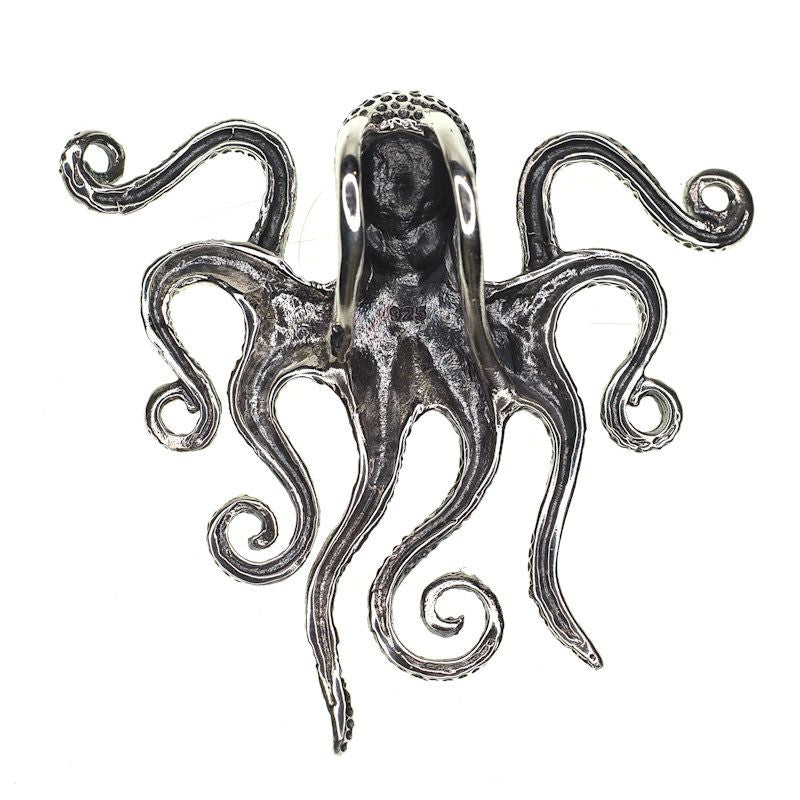 Dramatic octopus pendant