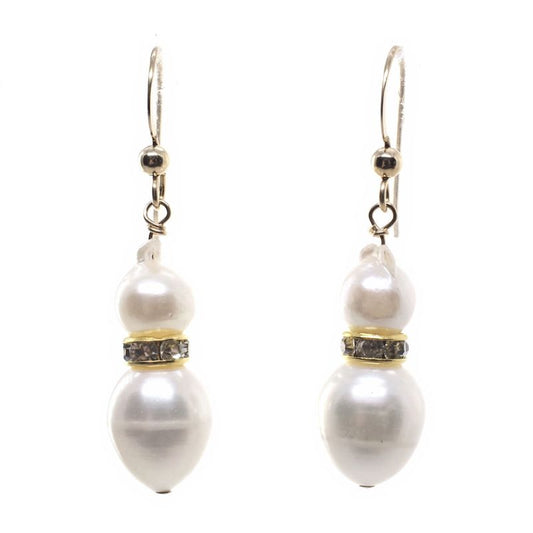 Simple pearl earrings