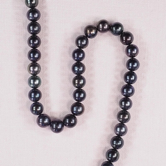 Dark peacock 8 mm round pearls