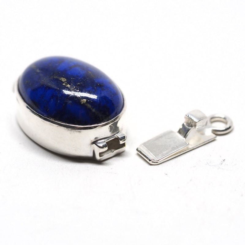 Oval lapis clasp