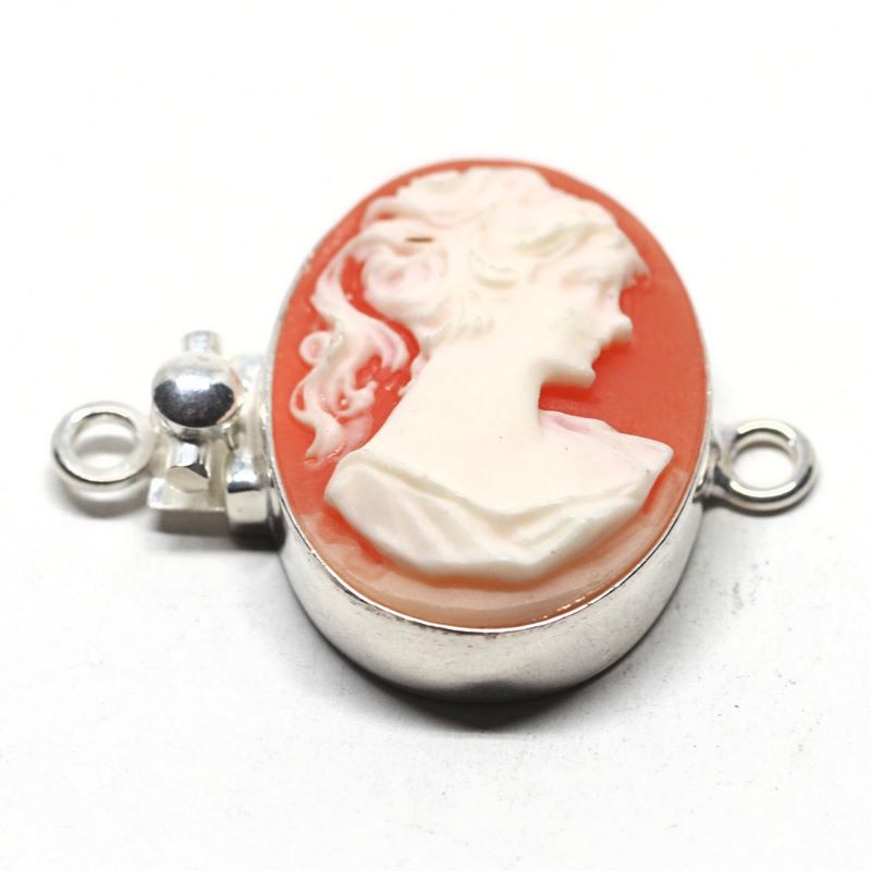 Oval cameo clasp