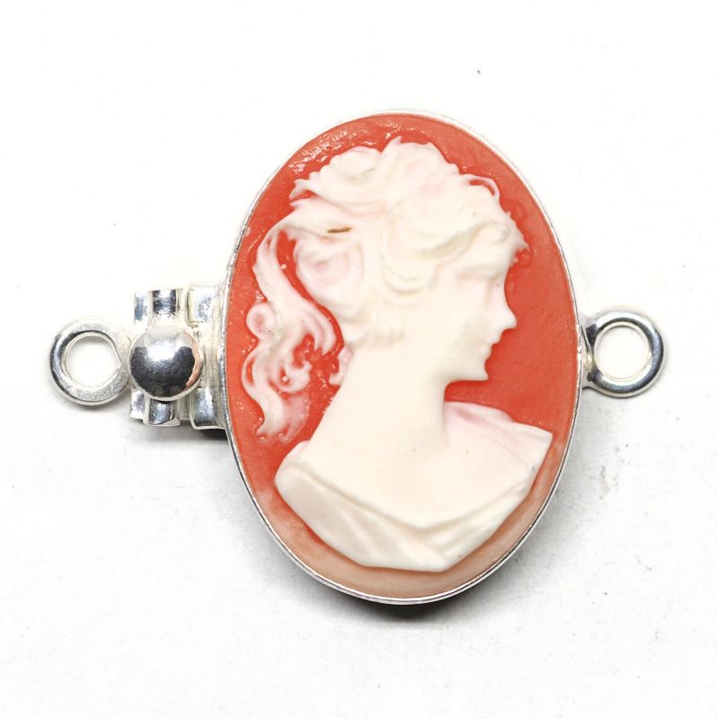 Oval cameo clasp