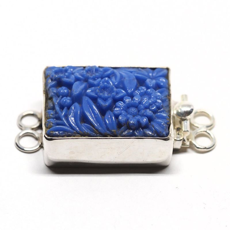 Blue flower clasp