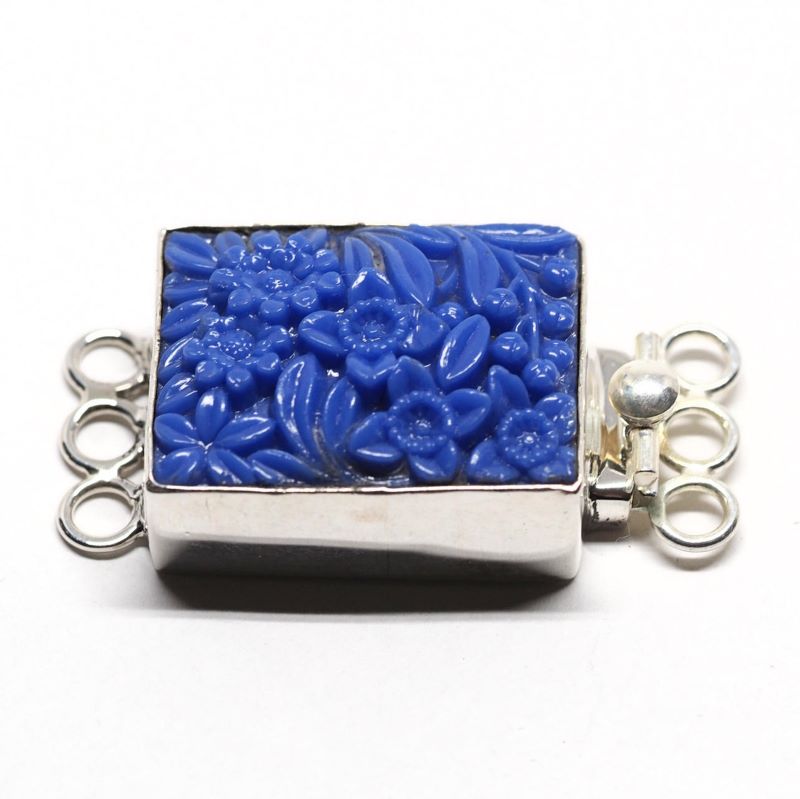 Blue flower clasp