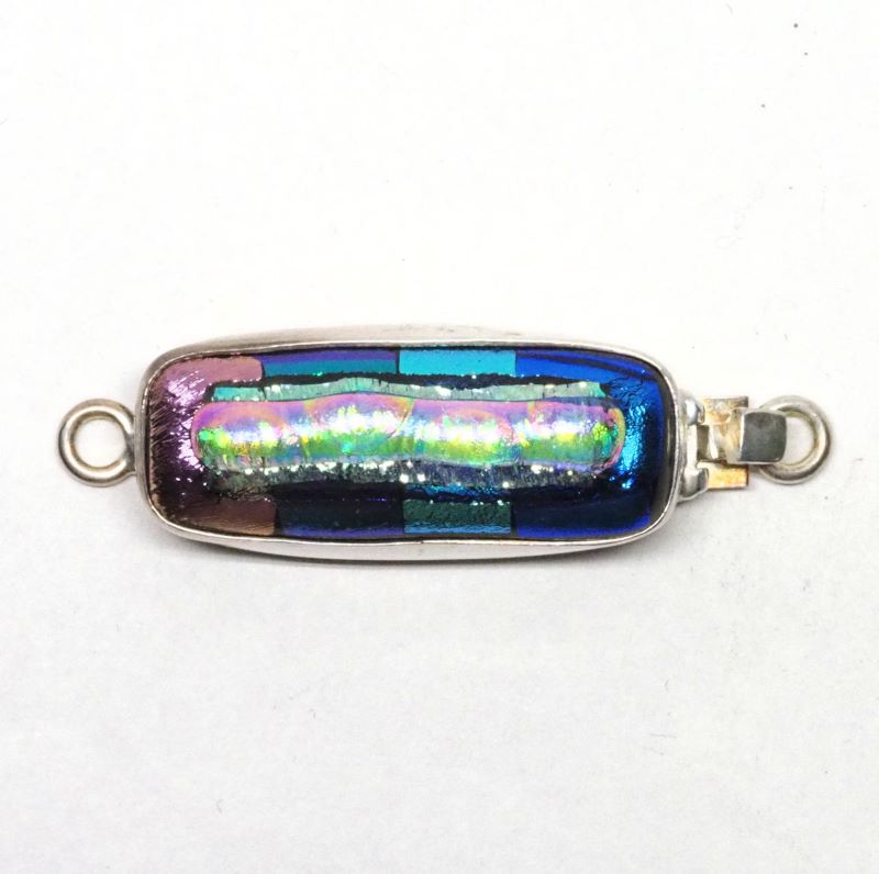 Dichroic rectangle clasp