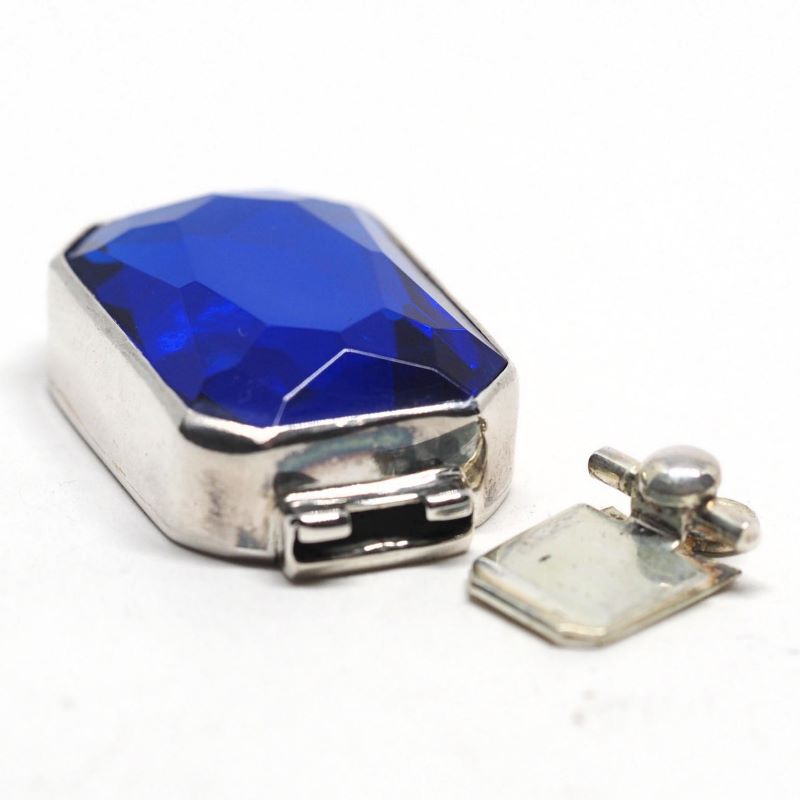 Blue sapphire clasp