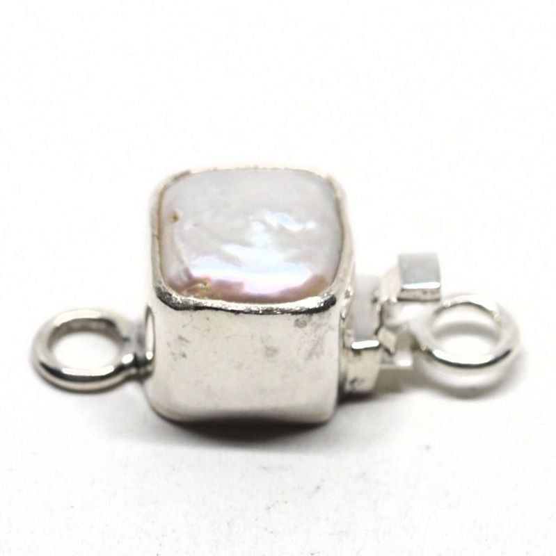 Square pearl clasp