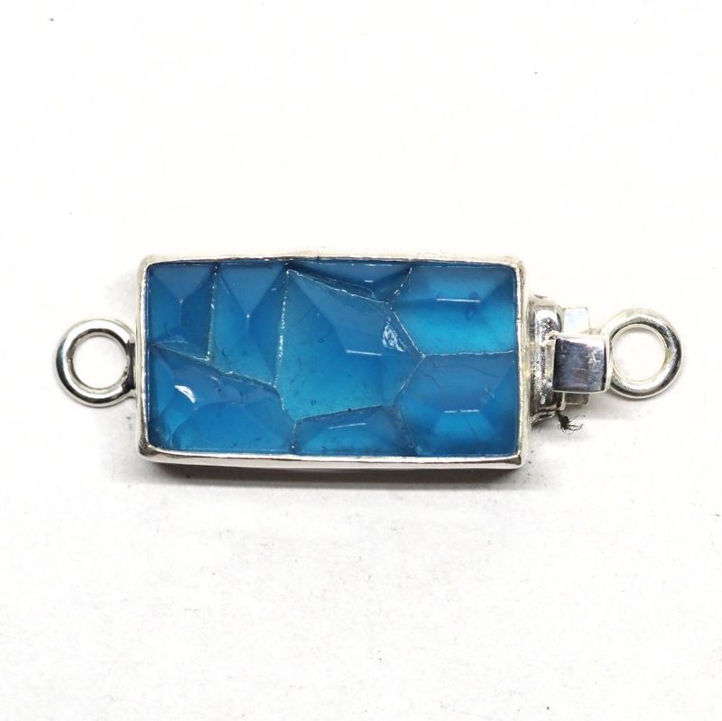 Blue cracked ice clasp