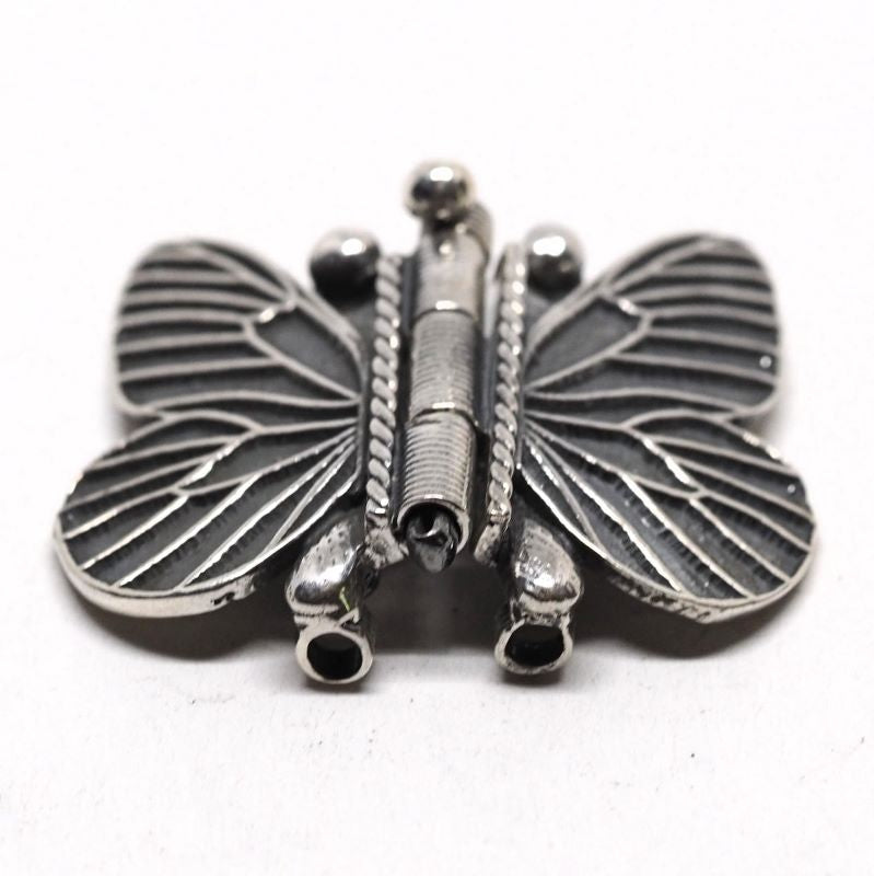 Veined-wing butterfly clasp