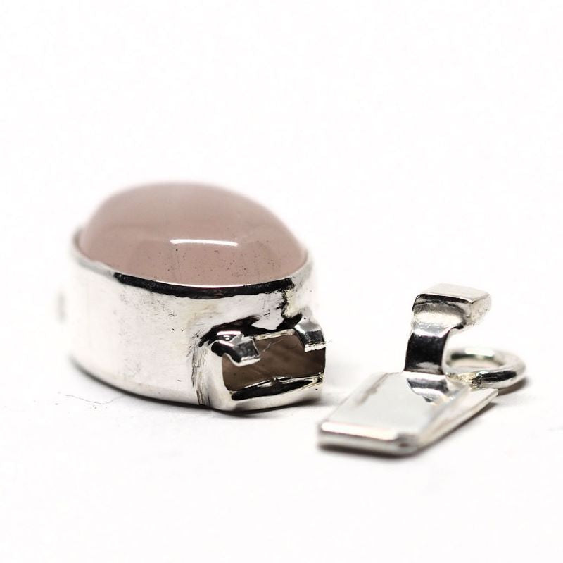 Small rose quartz box clasp