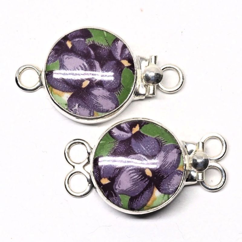 Violet clasp